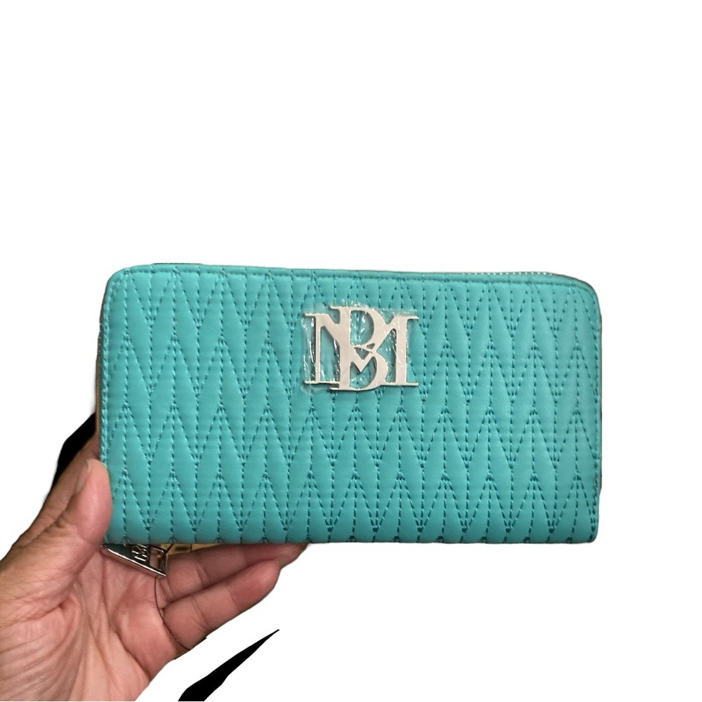 NWT Badgley Mischka Quilted Logo Wristlet Long Wallet Turquoise Aqua Green Blue